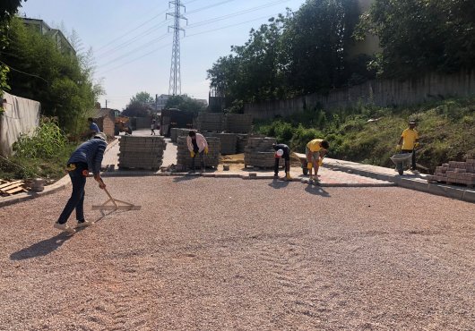 Başiskele’de Üç Sokak Daha Parke Taşlarıyla Kaplanıyor