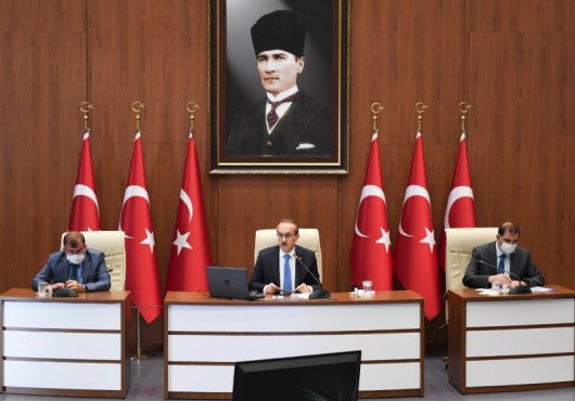 VALİ YAVUZ, HİZMET İÇİN BURADAYIZ RAHAT ETMEK İÇİN DEĞİL
