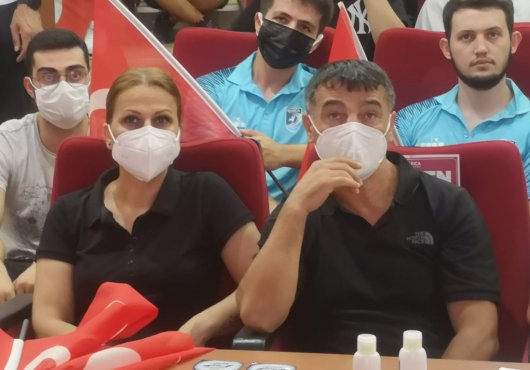 MECLİS SALONUNDA ŞAMPİYONLUK HEYECANI