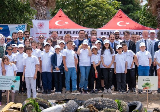 Hayat Kimya ve Limaş Kocaeli sahilini temizledi